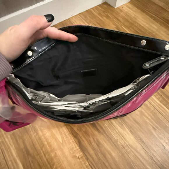 XOXO Preppy Girl Plaid Shoulder Bag NWT - Picture 4 of 8